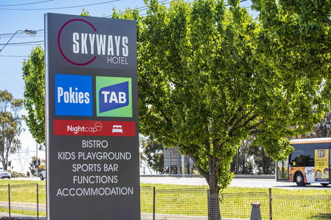 Nightcap At Skyways Hotel - Brisbane Tourism 0