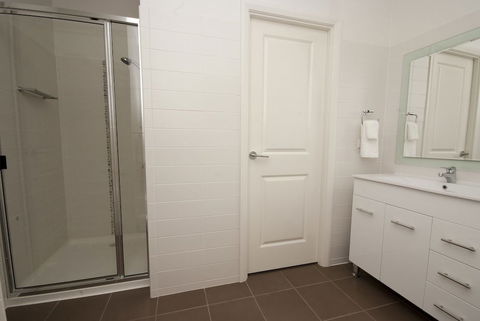 Woodville Beach Townhouse 5 - Tourism Brisbane 2