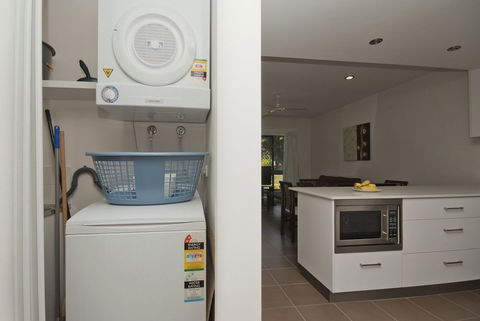 Woodville Beach Townhouse 5 - Tourism Brisbane 6