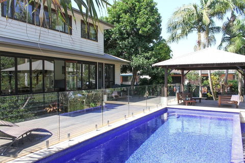 Away On Shirley Lane - Tourism Brisbane 5
