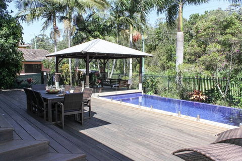 Away On Shirley Lane - Tourism Brisbane 2