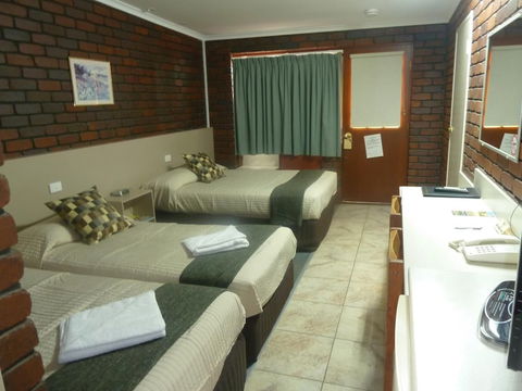 Pioneer Lodge Motel - Brisbane Tourism 1