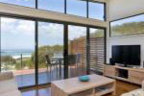 Earth Sea Sky - Tourism Brisbane 0