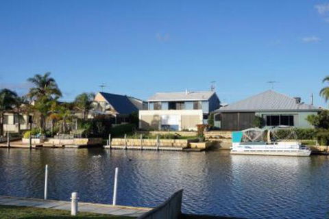Holiday House - Brisbane Tourism 0