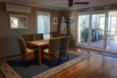 Holiday House - Brisbane Tourism 2