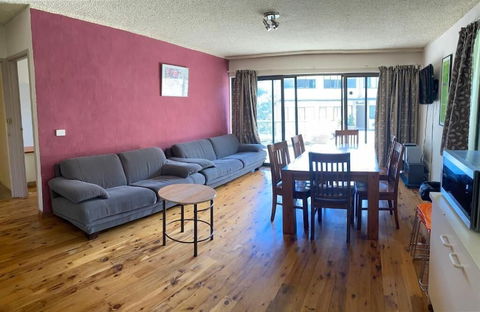 Jindabyne Apartments - Tourism Brisbane 0