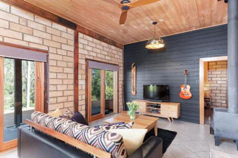 Falls River Luxury Accommodation - Brisbane 4u 2