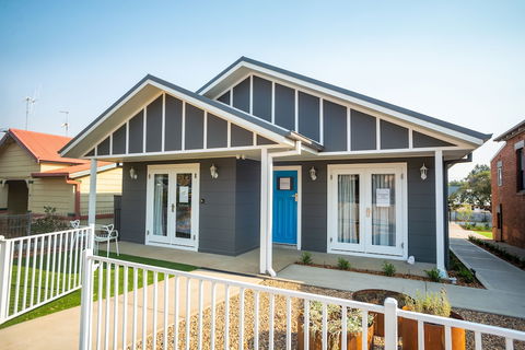 Kirsten Accommodation Parkes - Tourism Brisbane 1