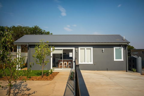 Kirsten Accommodation Parkes - Tourism Brisbane 0