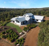 The White House at Wallcliffe Farms - Brisbane Tourism