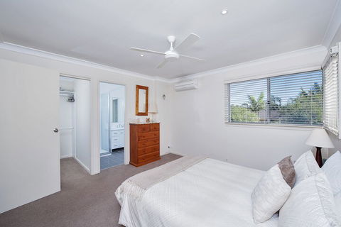 Sea Whispers - Tourism Brisbane 2