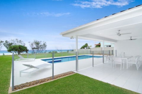 Sentosa At Tugun Beachfront Holiday Home - Tourism Brisbane 0
