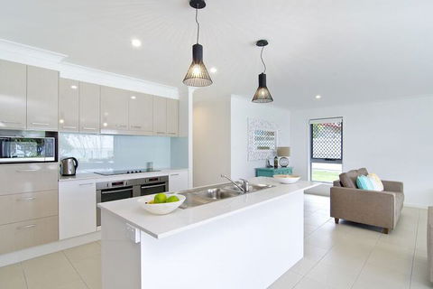 Sentosa At Tugun Beachfront Holiday Home - Tourism Brisbane 7