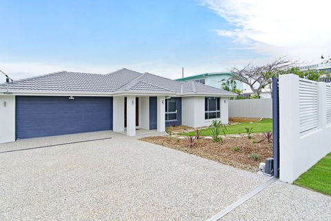 Sentosa At Tugun Beachfront Holiday Home - Tourism Brisbane 1