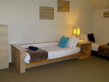 Ironbark - Deluxe Family Townhouse - Tourism Brisbane 1