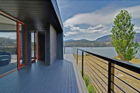 Amazing Unique Five-Star Waterfront Retreat - Tourism Brisbane 0