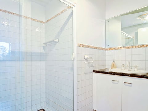 Through The Looking Glass - Tourism Brisbane 2