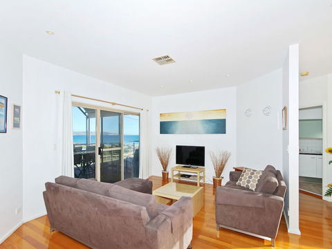 Through The Looking Glass - Tourism Brisbane 4