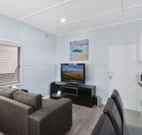 Lakeside Cabin - Brisbane 4u
