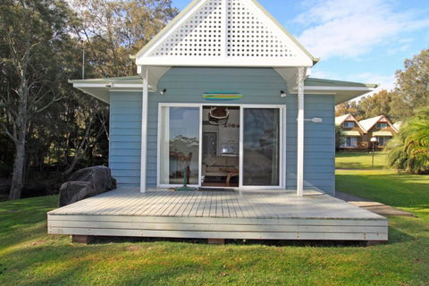 Beach Shack On The Lagoon - Tourism Brisbane 6