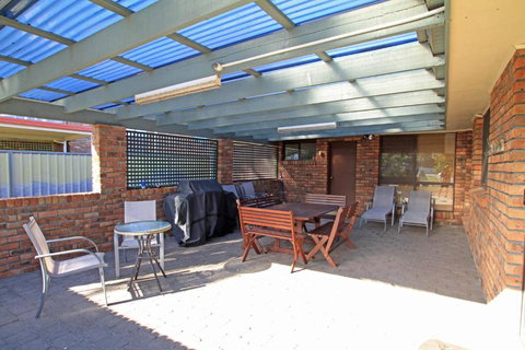 Riverfront Delight - Tourism Brisbane 1