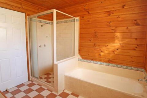 South Sussexs Blue Cottage - Tourism Brisbane 6