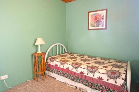 South Sussexs Blue Cottage - Tourism Brisbane 4