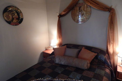 R On The Downs BnB & Spa Cottages - Brisbane Tourism 2