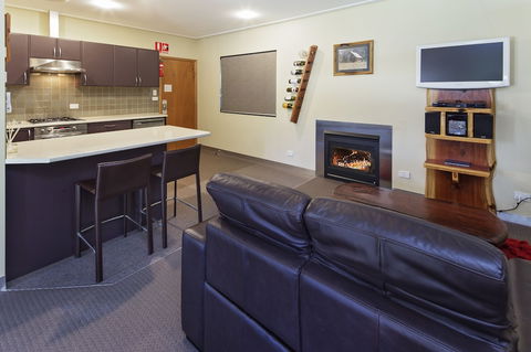 Kickenback Studio - Contemporary Accommodation In The Heart Of Crackenback - Tourism Brisbane 2