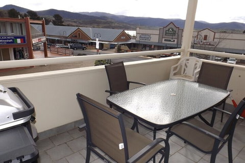 Razorback 6 - Razorback Plaza Jindabyne - Brisbane Tourism 1