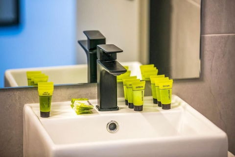 Nightcap At The Cheeky Squire - Tourism Brisbane 0