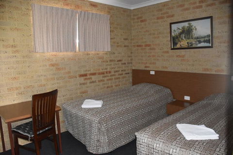 Valley Views Motel & Chalets - Tourism Brisbane 5