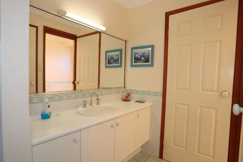 Fishermans Delight Waterfront - Tourism Brisbane 5