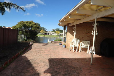 Fishermans Delight Waterfront - Tourism Brisbane 2