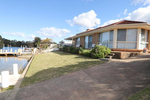 Fishermans Delight Waterfront - Tourism Brisbane 4