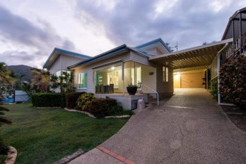 Gonetroppo Airlie Beach - Tourism Brisbane 7