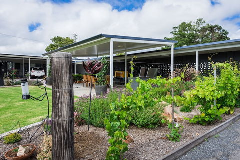 Granite Belt Motel - Tourism Brisbane 1