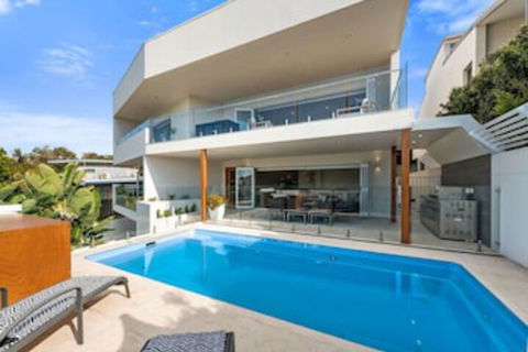 Ultimate Beach House - Tourism Brisbane 0