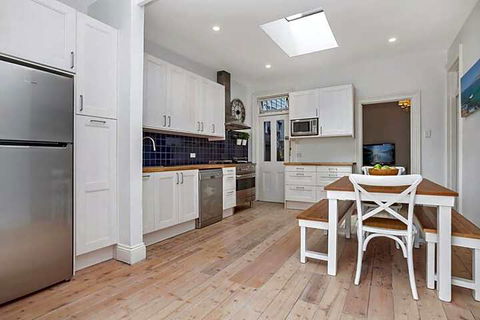 Stylish Manly Beach House Moments From Beach - Tourism Brisbane 3