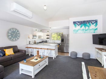 Fairway Haven Getaway - Brisbane 4u 2
