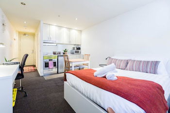 EMILY, Carlton Studio Apartment - Brisbane Tourism 1