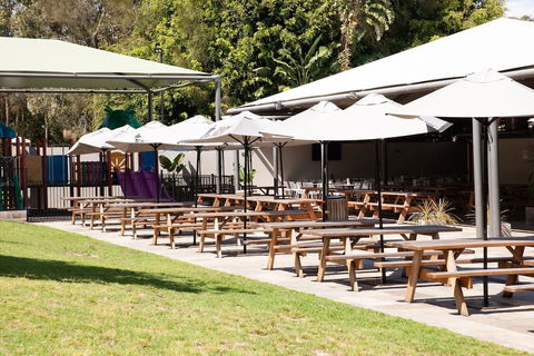 Bateau Bay Hotel - Brisbane Tourism 2