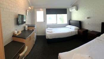Bateau Bay Hotel - Brisbane Tourism 4