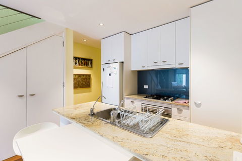 ALEXANDER, 2BDR South Melbourne House - Tourism Brisbane 2