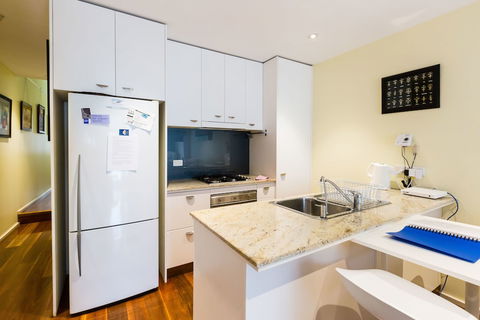 ALEXANDER, 2BDR South Melbourne House - Tourism Brisbane 3