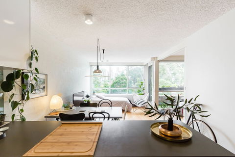 ISAAC, 1BDR South Melbourne Apartment - Tourism Brisbane 2