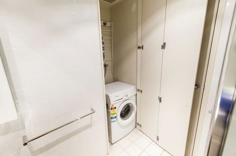 WESLEY, 2BDR Carlton Apartment - Tourism Brisbane 0