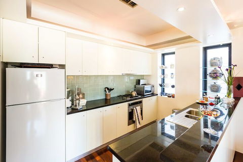 BELLE, 2BDR Melbourne Apartment - Tourism Brisbane 6