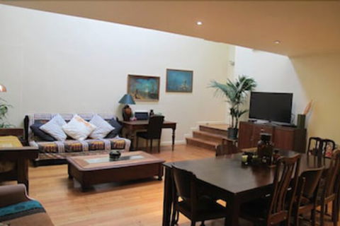 MONIKA, 1BDR Collingwood Apartment - Brisbane 4u 1