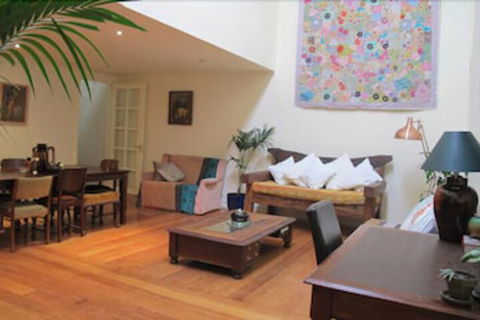 MONIKA, 1BDR Collingwood Apartment - Brisbane 4u 4
